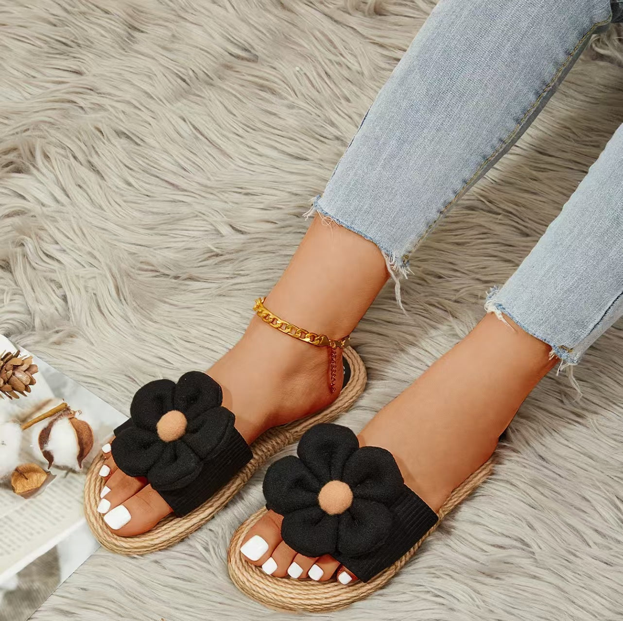 Puff Daisy Woven Sandals