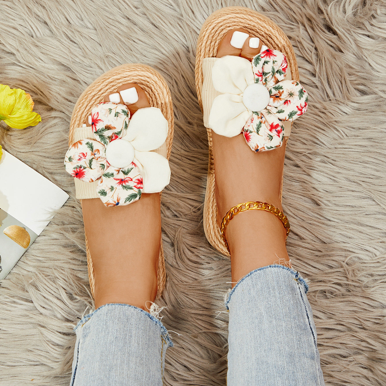 Puff Daisy Woven Sandals