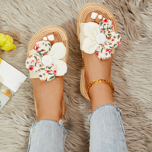 Puff Daisy Woven Sandals