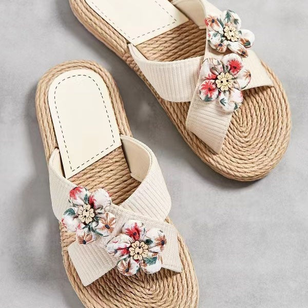 Small Daisies Woven Sandals